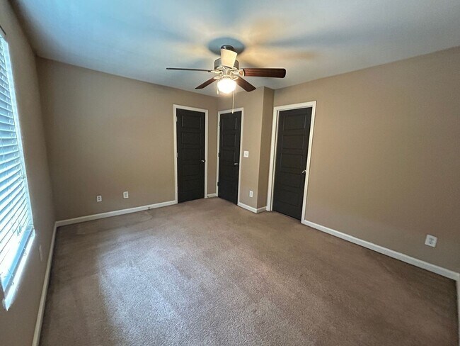 Building Photo - 223 Madison Heights