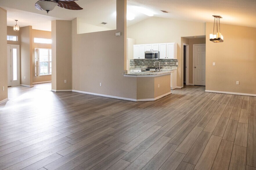 Building Photo - 4213 Garden Blvd