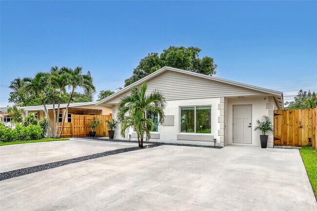 Building Photo - 414 W Mango St