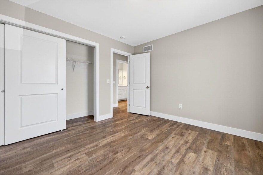 Building Photo - 624 Westwoods Rd