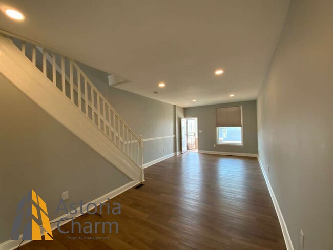 Building Photo - End Unit 3 Bedroom + Den with Backyard and Semi Finished Basement