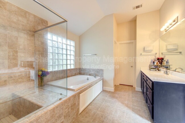 Building Photo - 3707 Main Poplar Dr