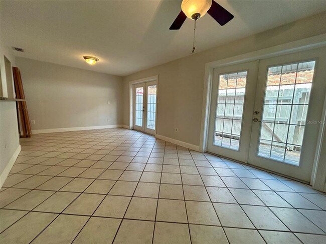 Building Photo - 5850 Cypress Gardens Blvd