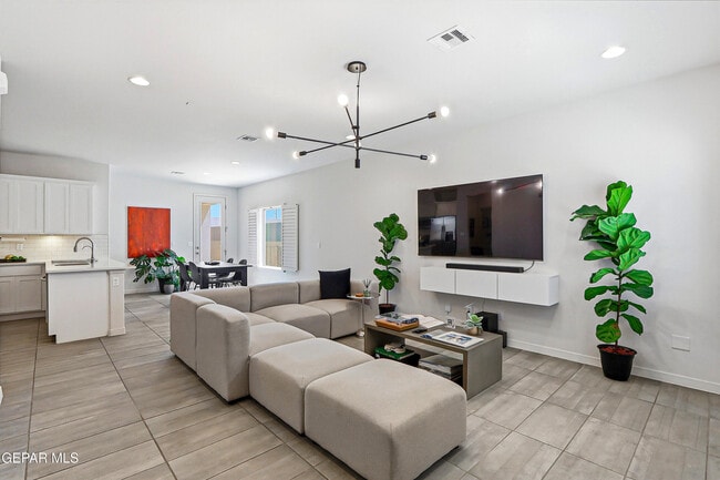 Building Photo - 14941 Tierra Coruna Ave