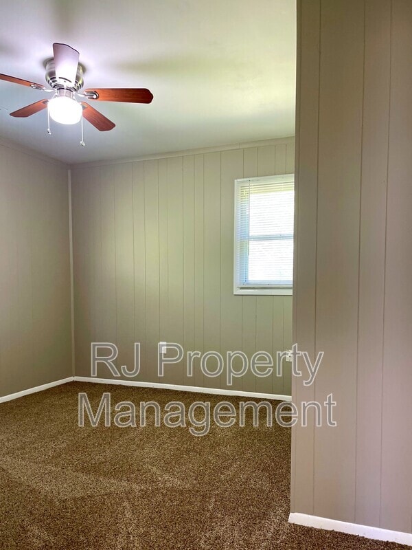 Building Photo - 864 Carrolton Rd