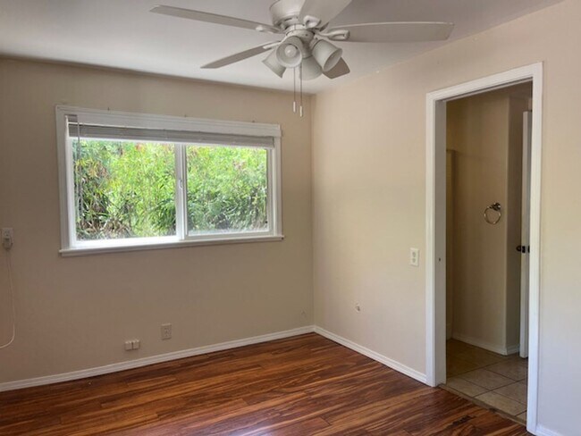 Building Photo - 3 Bedroom / 3 Bath Home with Ocean Views and World Class Surfing on Ali'i Dr