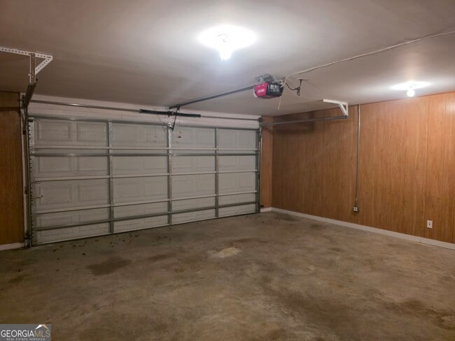 Building Photo - 403 Savannah Ave