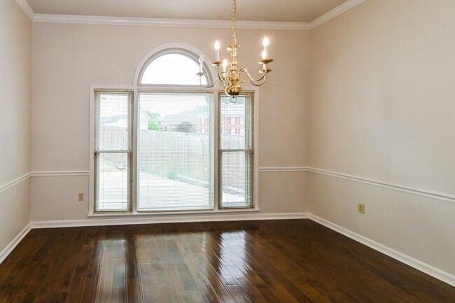 Building Photo - 7073 Gleneagles Dr
