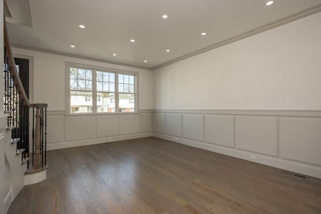 Building Photo - 7 Victoria Ln