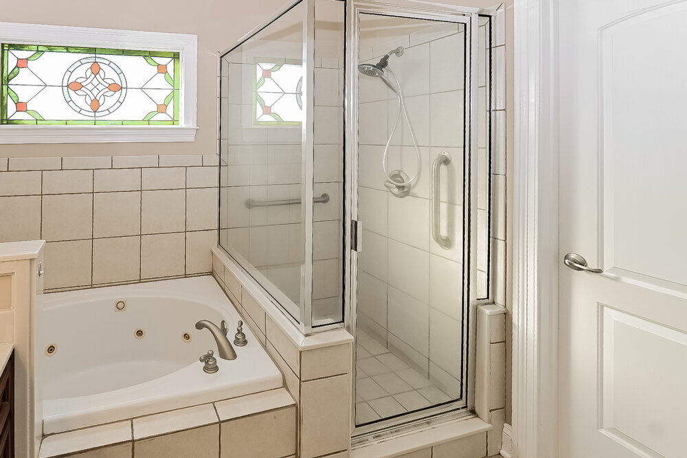 Building Photo - 3045 Roseleigh Dr