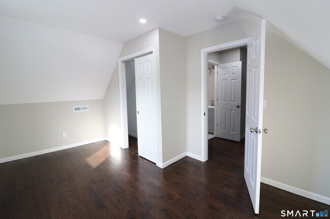 Building Photo - 354 Beechmont Ave