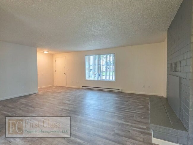 Building Photo - 1760 NE 24th Ave