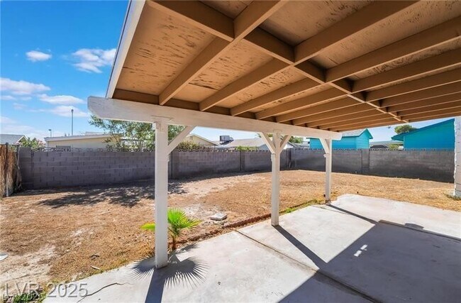 Building Photo - 4452 Peterson Dr