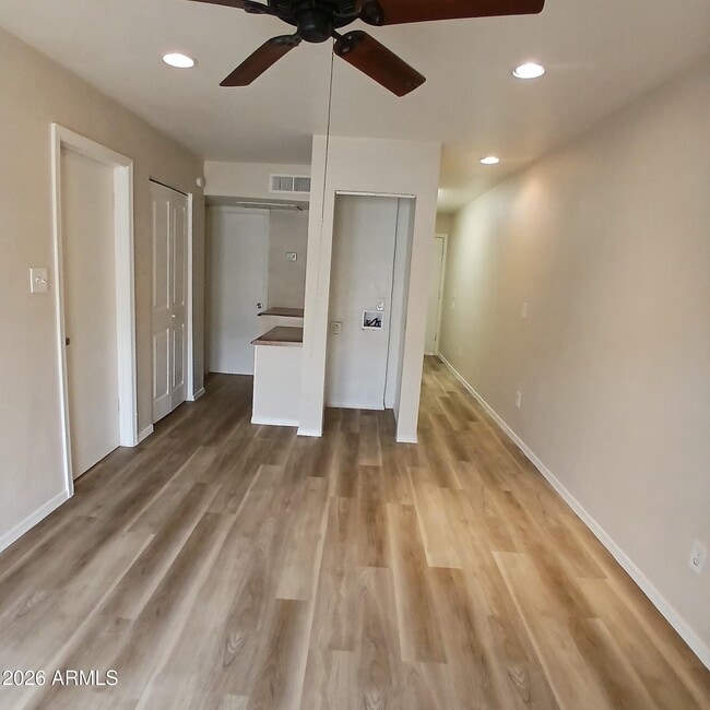 Building Photo - 1216 W Purdue Ave