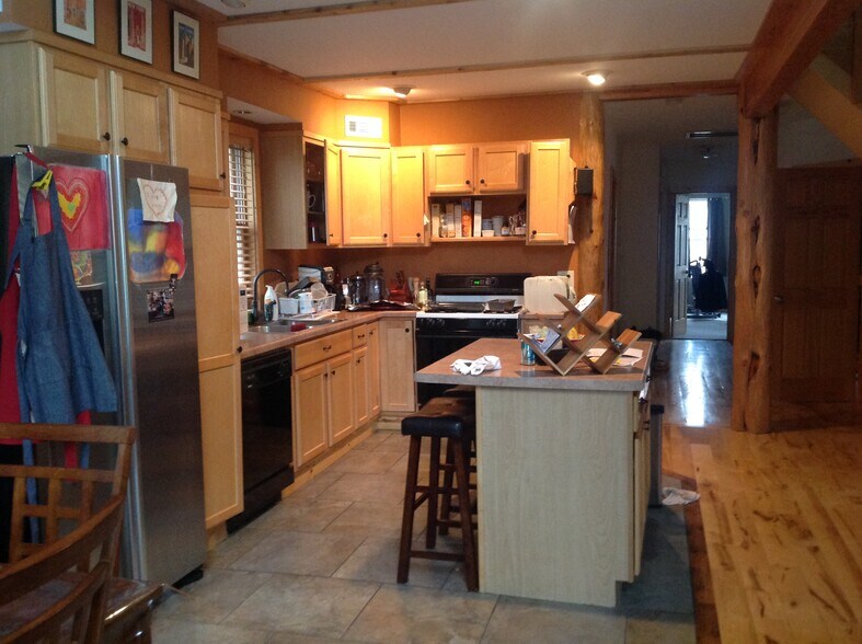 Building Photo - 1920 N Water St