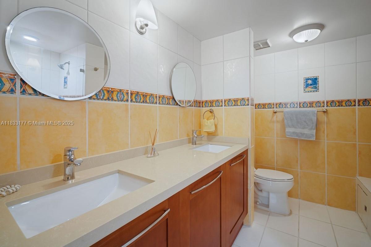 Building Photo - 3610 Yacht Club Dr