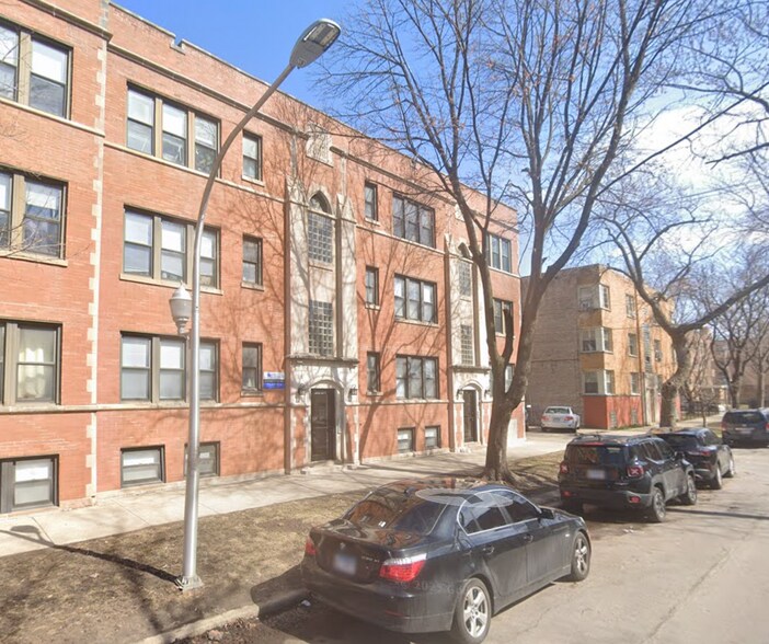 Building Photo - 2856 W Rosemont Ave