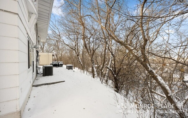 Building Photo - 411 Monroe Pl