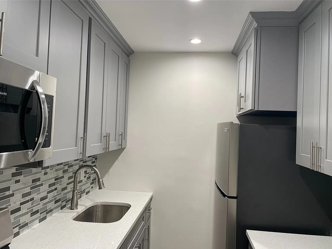 Building Photo - 35-20 Leverich St