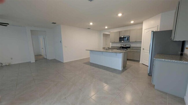 Building Photo - 33436 Country House Dr