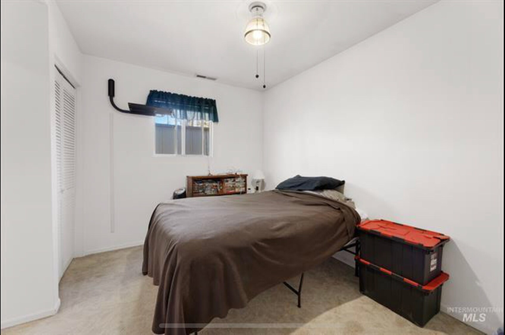 bedroom - 2370 S Three Mile Creek Way