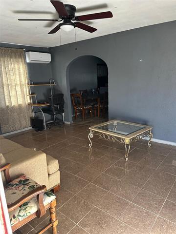 Building Photo - 1117 E Harvey Ave