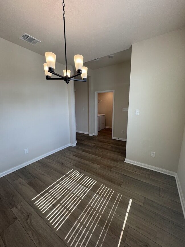 Building Photo - 1340 Kingsgate Dr