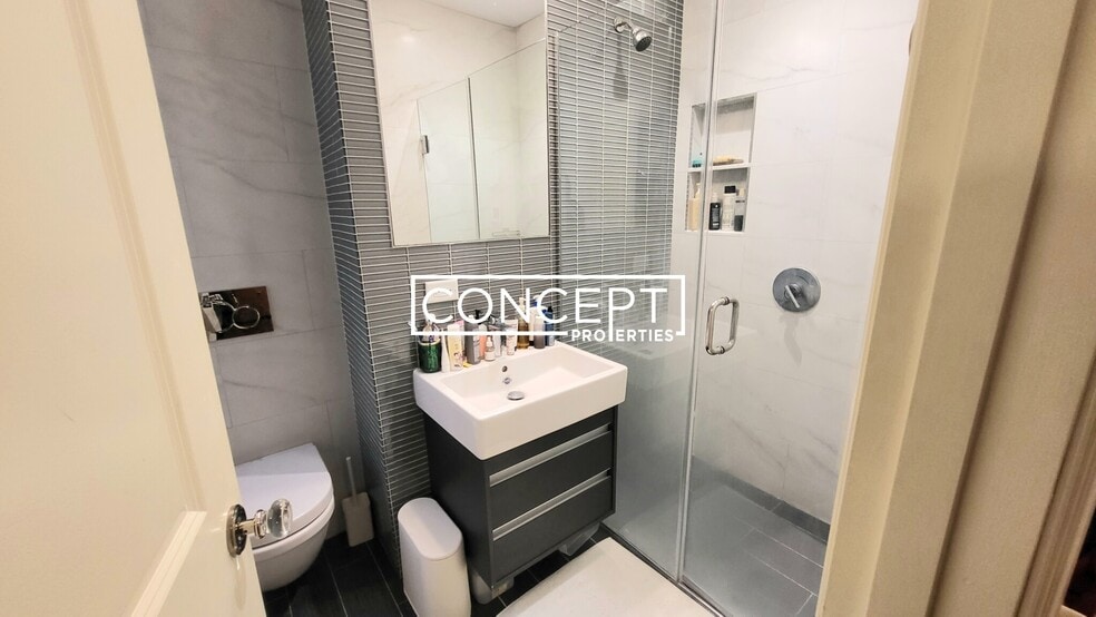 Building Photo - 98 Myrtle St