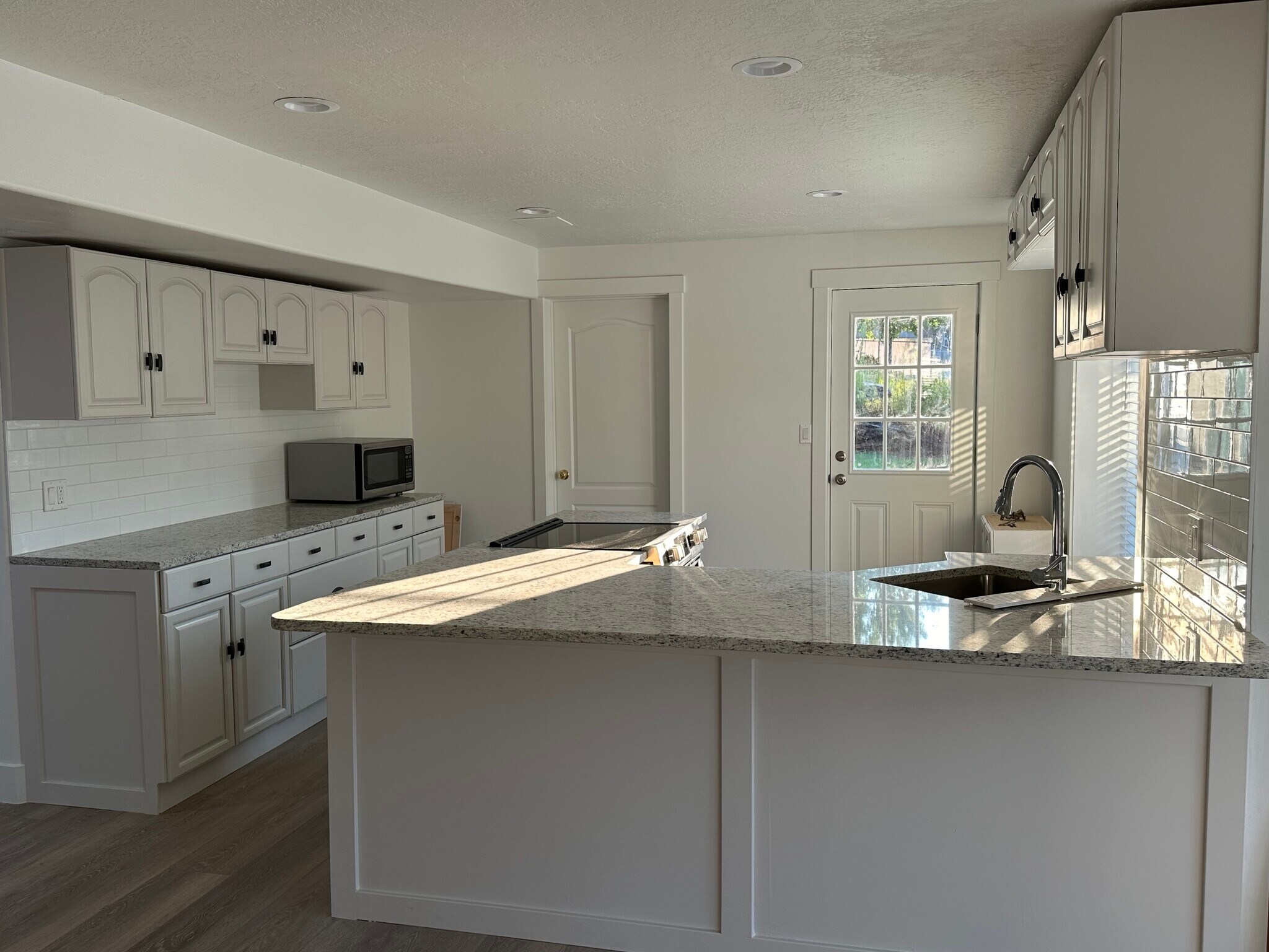 All new Kitchen - 308 Hillside Cir