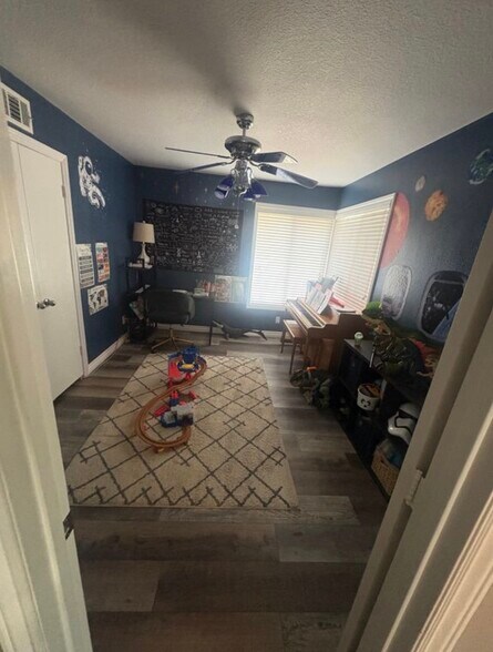 Building Photo - 5312 Diane St