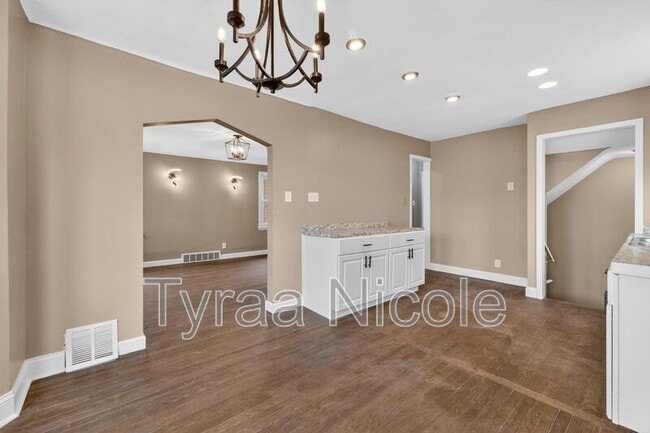 Building Photo - 19750 Mark Twain St