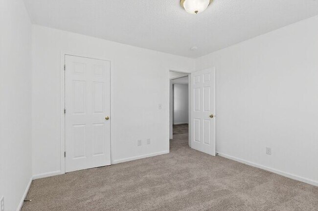 Building Photo - Well-Maintained 2BD/1BA Duplex in Concord, NC!
