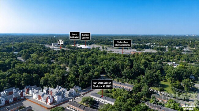 Building Photo - 1224 Green Oaks Ln