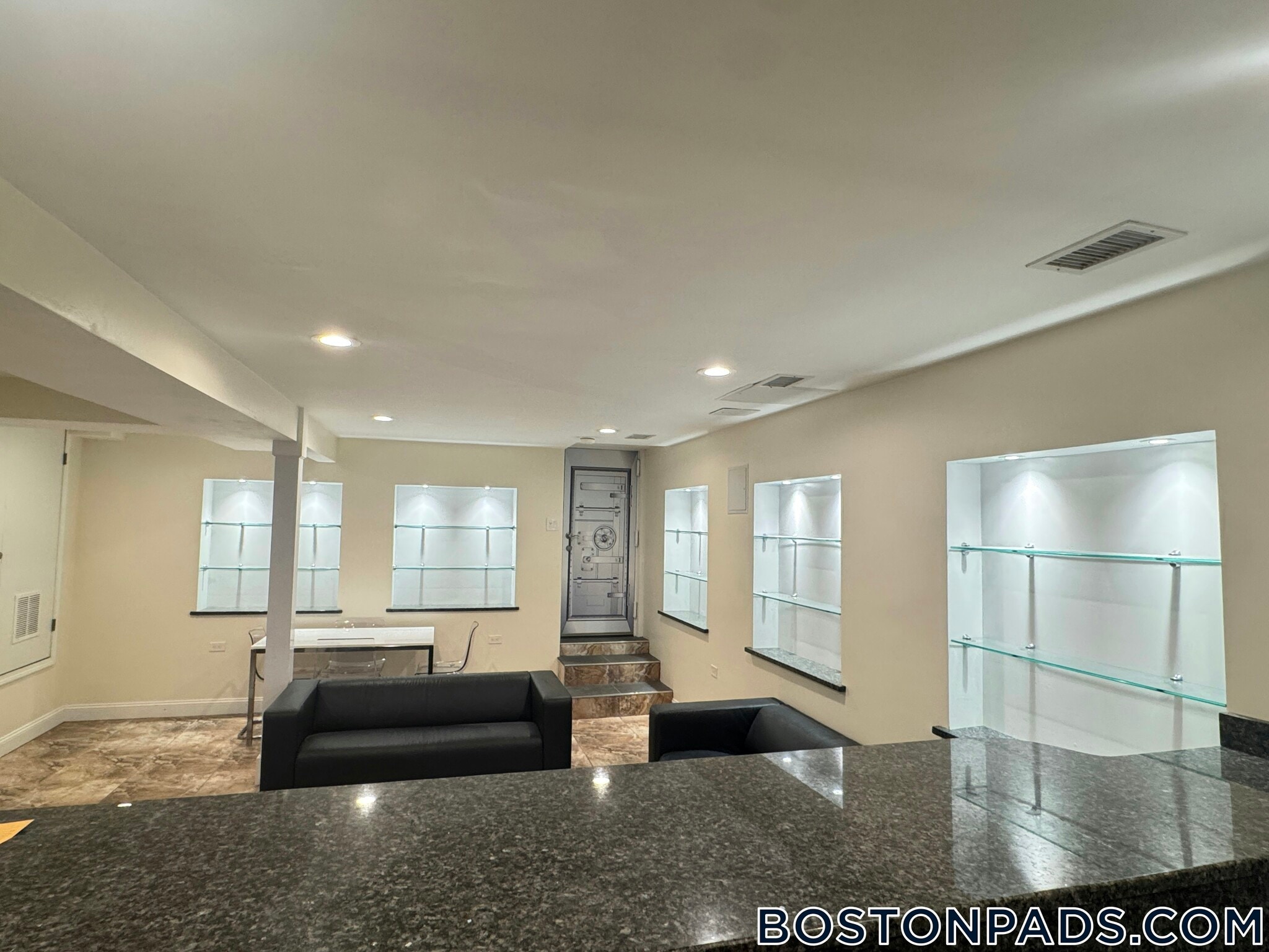 Building Photo - 25 St Marys Ct