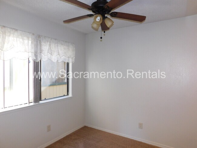 Building Photo - 750 Del Verde Cir