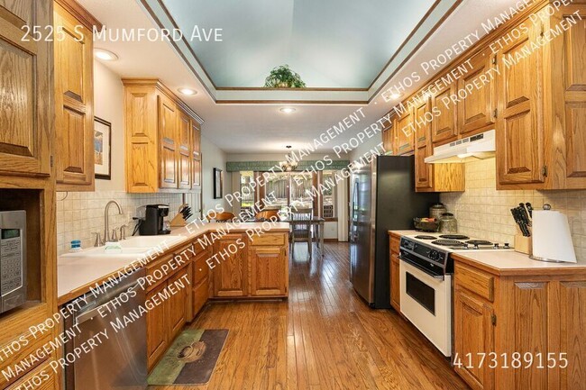 Building Photo - 2525 S Mumford Ave
