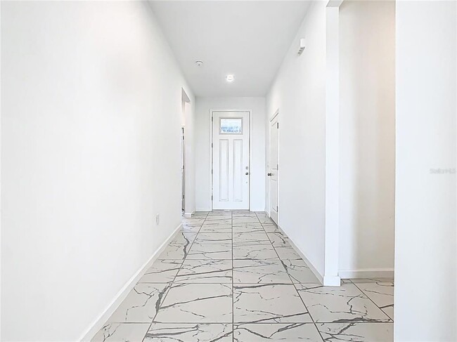 Building Photo - 1043 Lakeshore Breeze Pl