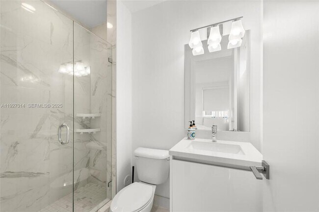 Building Photo - 7455 NW 103rd Pl