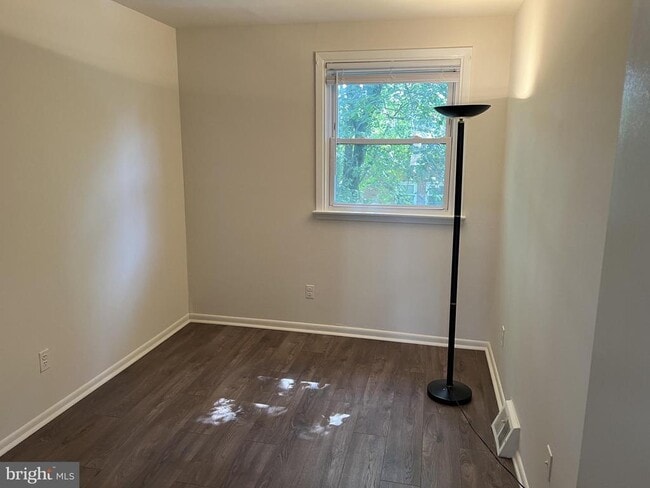 Building Photo - 213 Alnus St