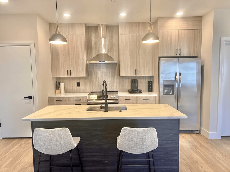 Building Photo - 18 Woburn St