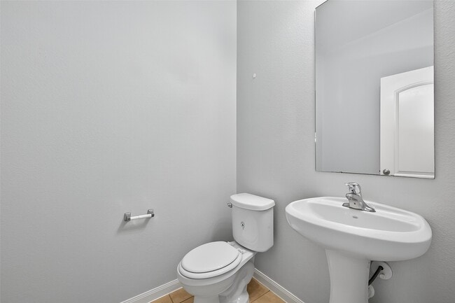 Building Photo - 5119 Harbor Palm Dr