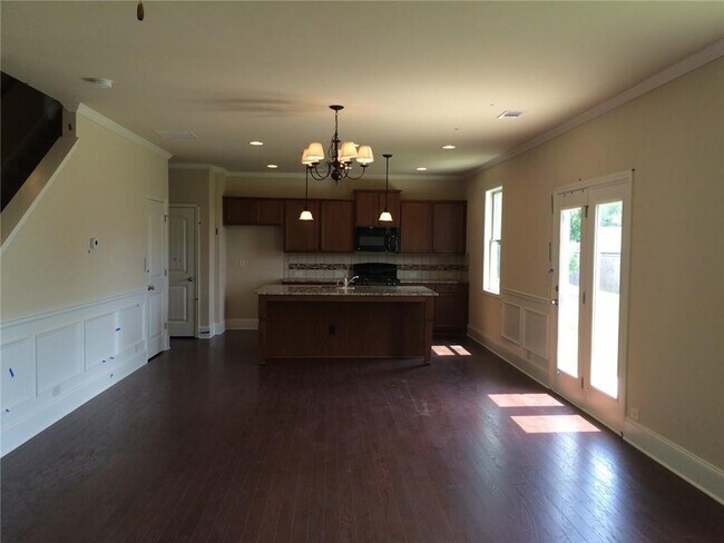 Building Photo - 736 Westmoreland Ln NE