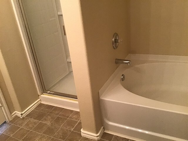 Building Photo - 201 Rambling Way