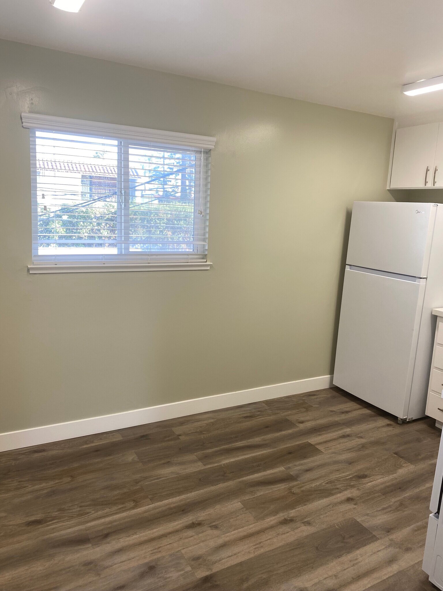 Kitchen #3 #1 - 990 Helen Ave