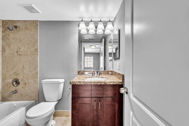 Building Photo - 2881 N Oakland Forest Dr