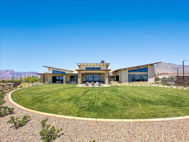 Building Photo - Available Now ! Beautiful Single Story at ...