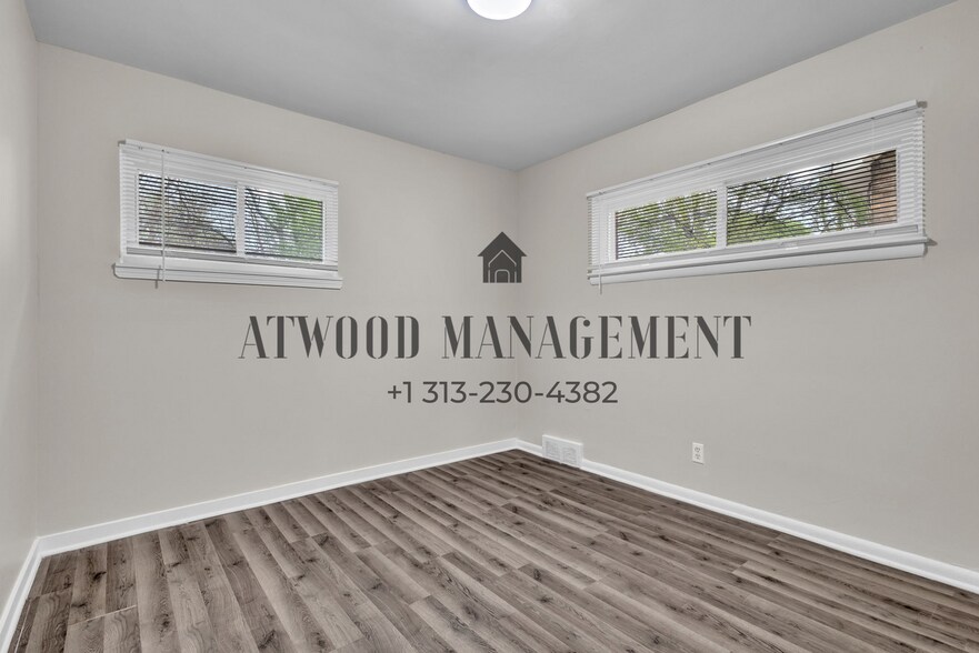 Building Photo - This beautifully updated 3-bedroom, 1-bath single-family home is ready for move-in!