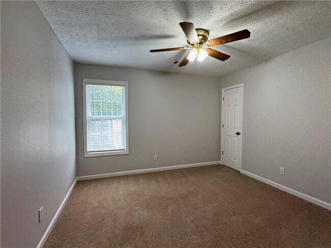 Building Photo - 3331 Serenade Ct