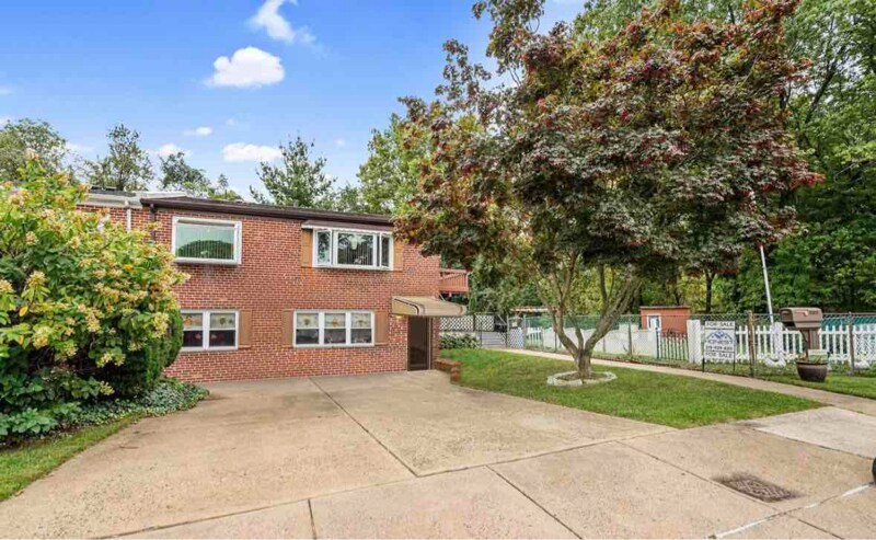 Primary Photo - 3302 S Keswick Cir