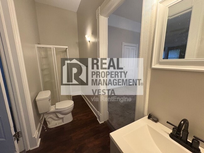 Building Photo - 384 Spring St